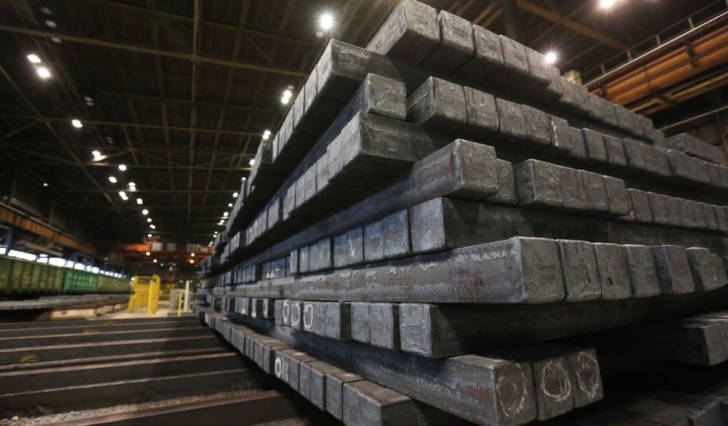 The Steelmaking PThe Steelmaking Process: From Ironmaking to Rollingrocess: From Ironmaking to Rolling